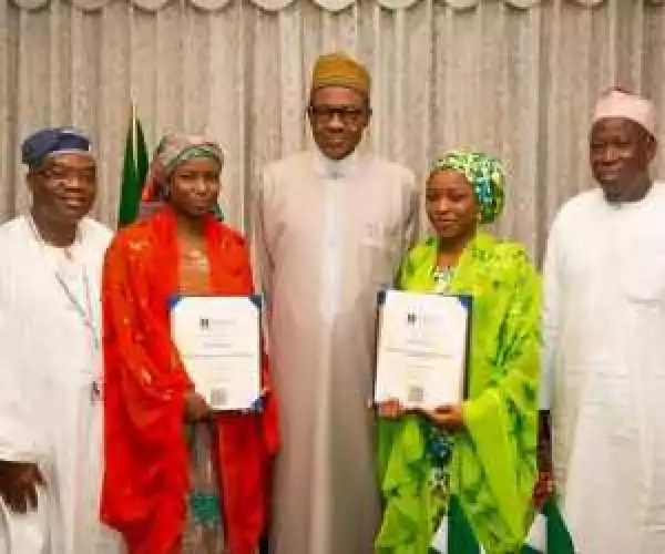 Photos: Buhari Meets With Nigerian Girls Who Bagged First Class In India